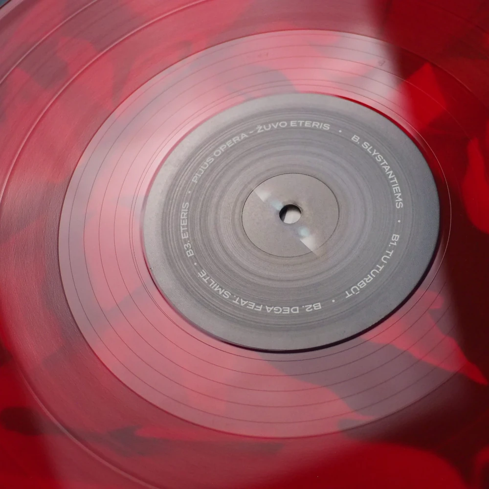 Center label close-up of 180g red transparent vinyl by Pijus Opera